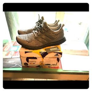 Almost new Triple Grey ultraboost! Very limited!